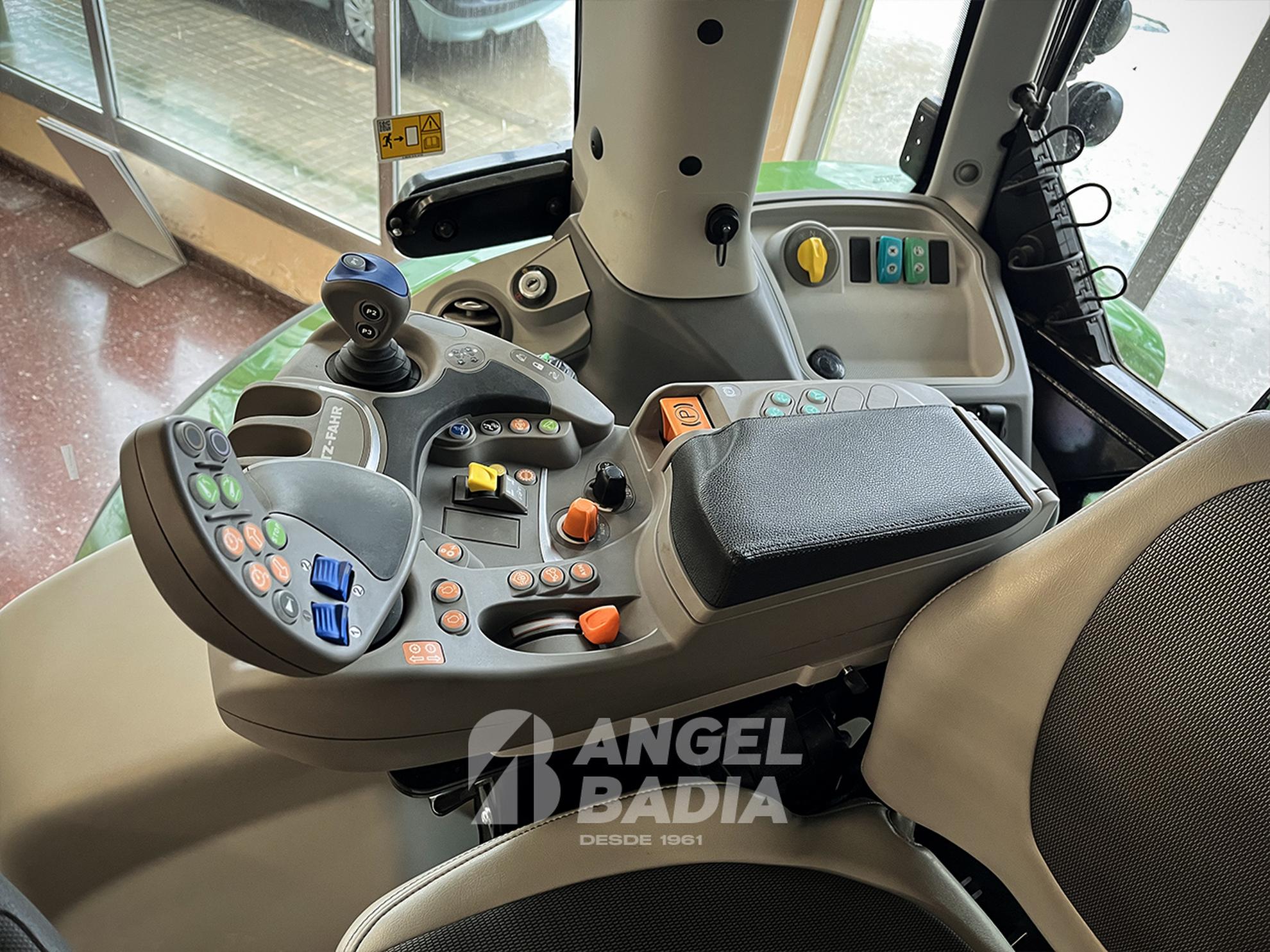 DEUTZ-FAHR 6210 TTV "Warrior" Edition Slider Image