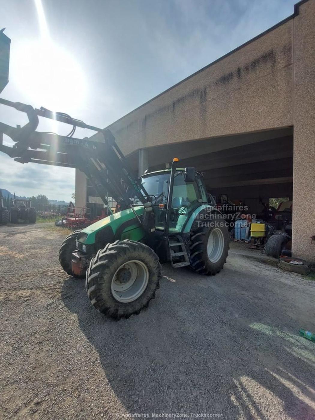 DEUTZ-FAHR AGROTRON 105 Slider Image