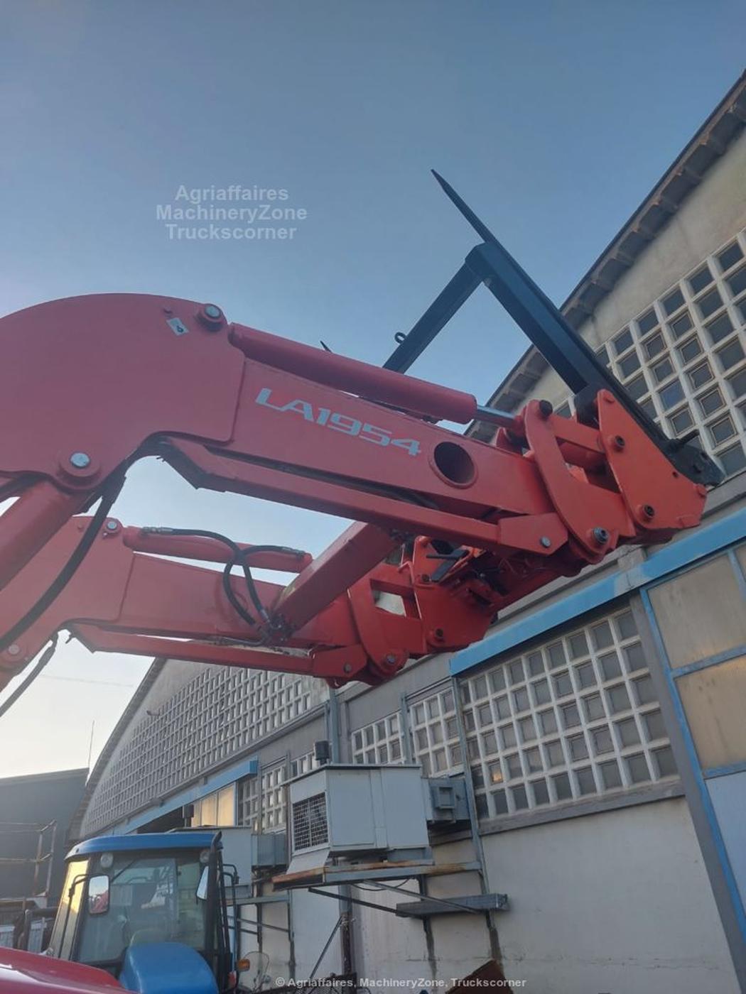 Kubota M 110 GX Slider Image