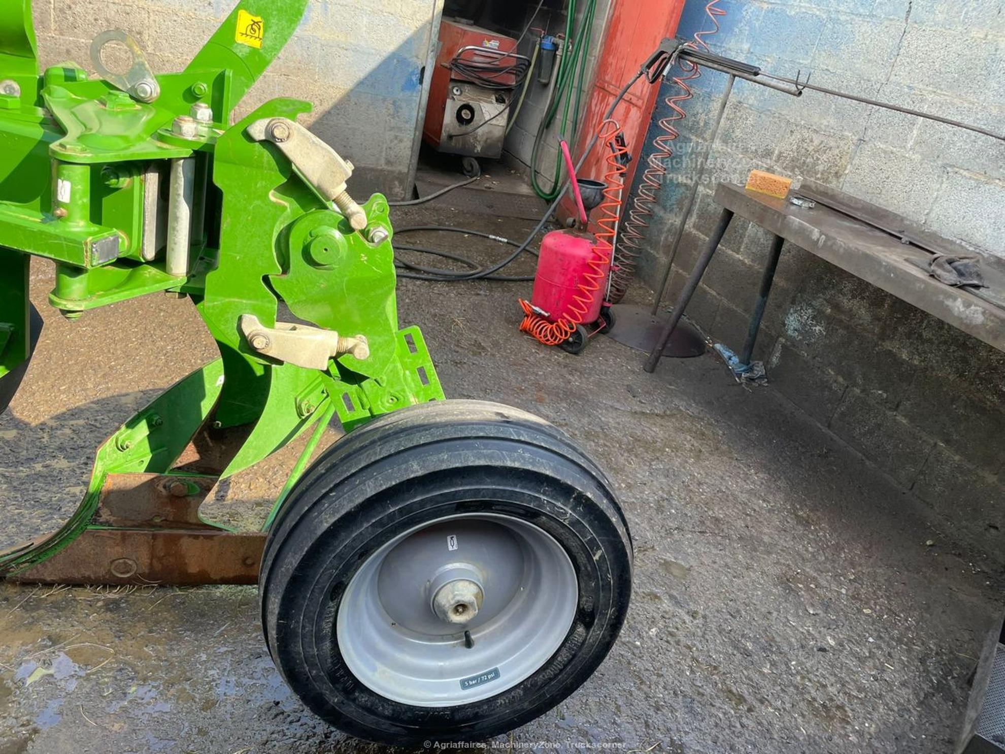 Amazone CAYROS XMS 1050 V 4 Slider Image