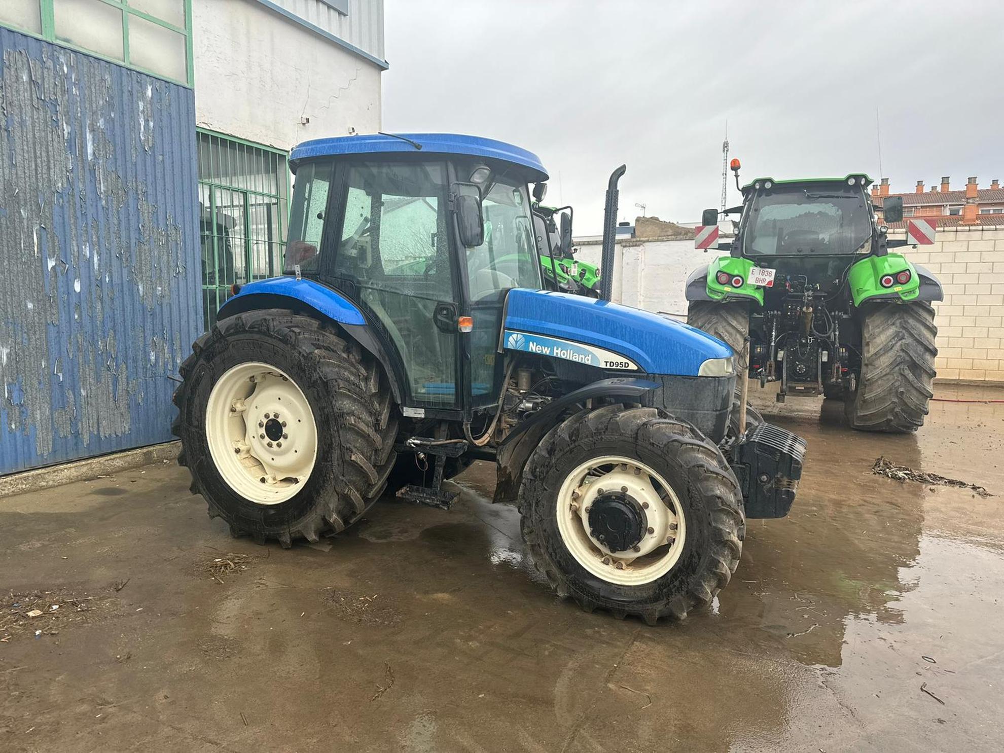 NEW HOLLAND TD 95 D Slider Image