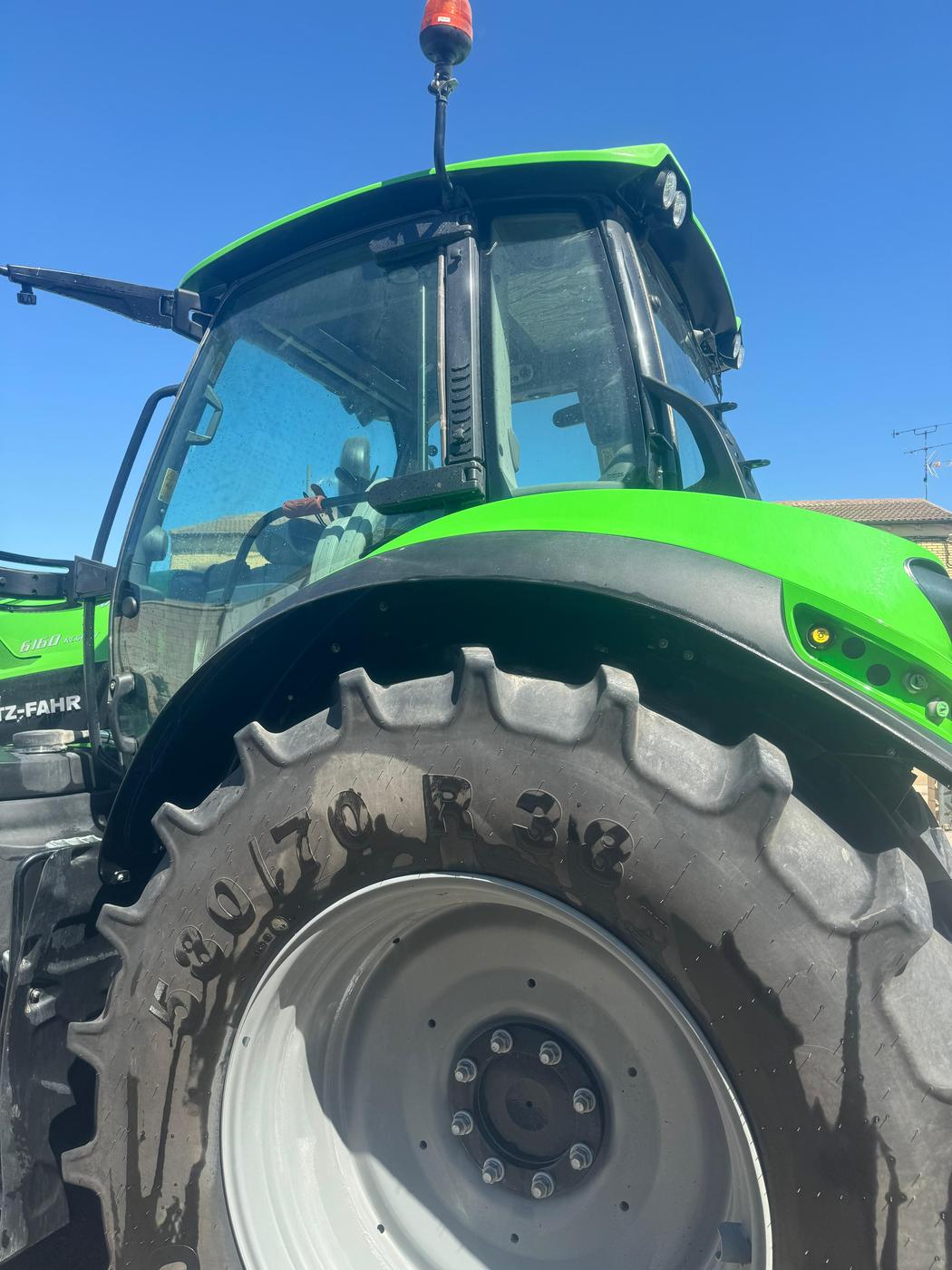 Tractor DEUTZ-FAHR Agrotron 6160 RCSHIFT Slider Image