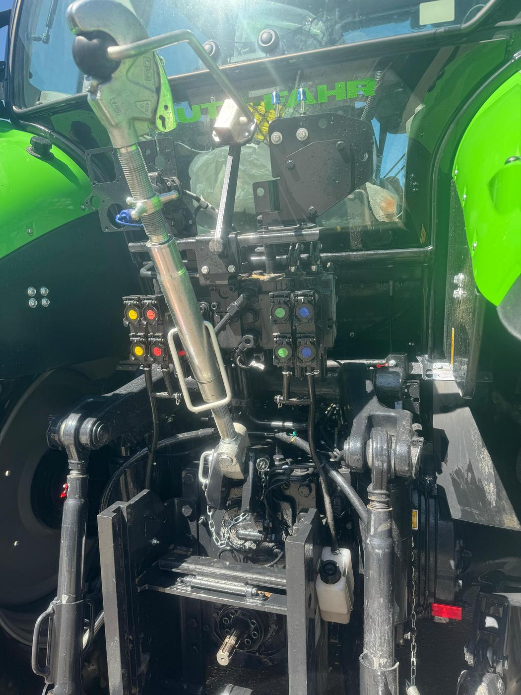 Tractor DEUTZ-FAHR Agrotron 6160 RCSHIFT Slider Image