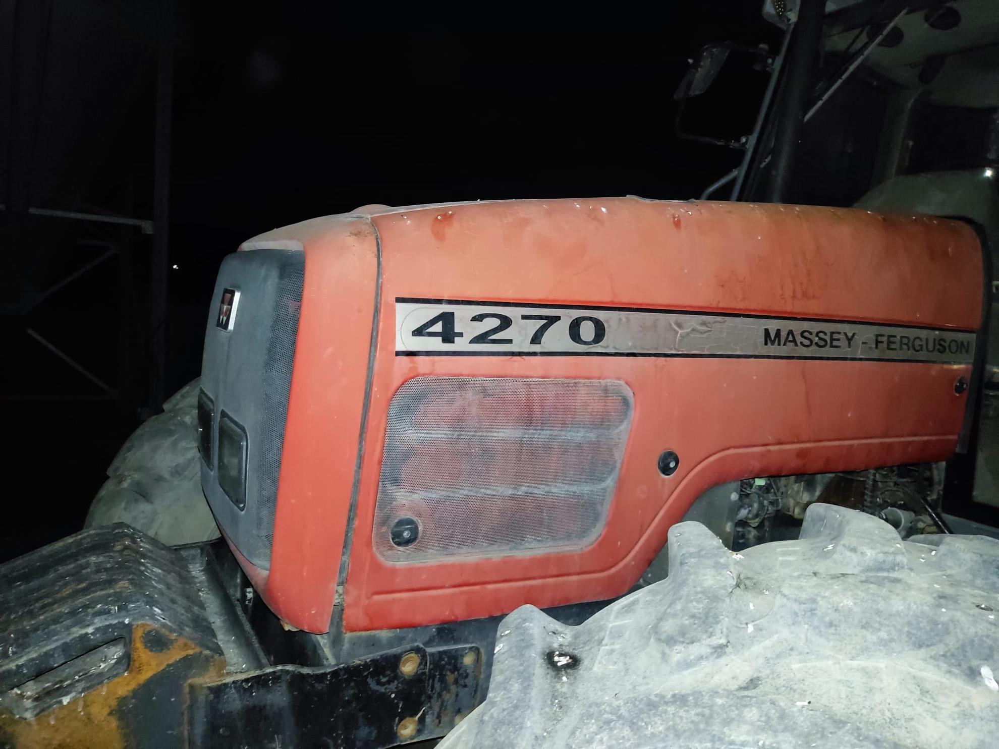 MASSEY FERGUSON 4270 Slider Image