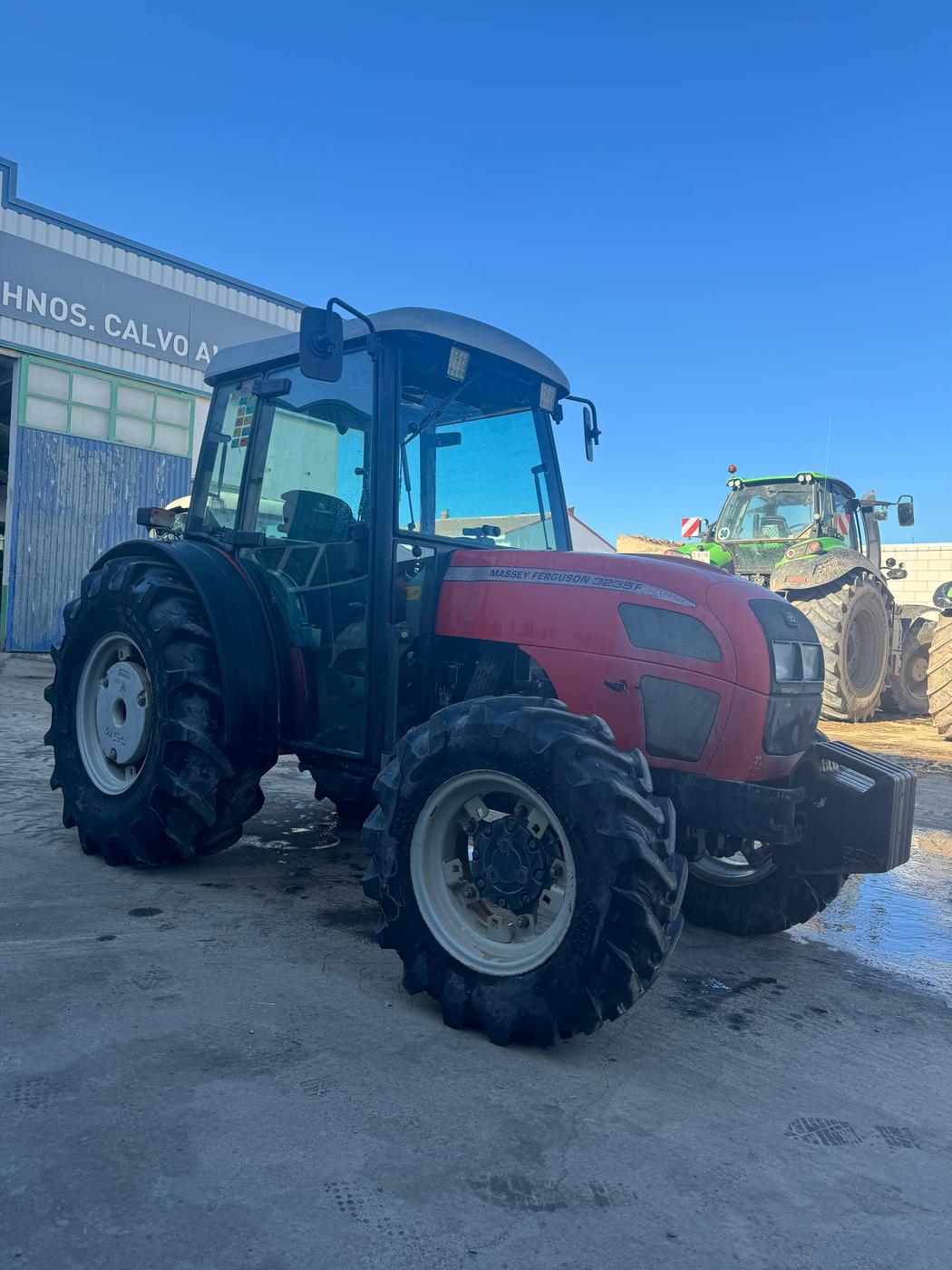 MASSEY FERGUSON 3235F