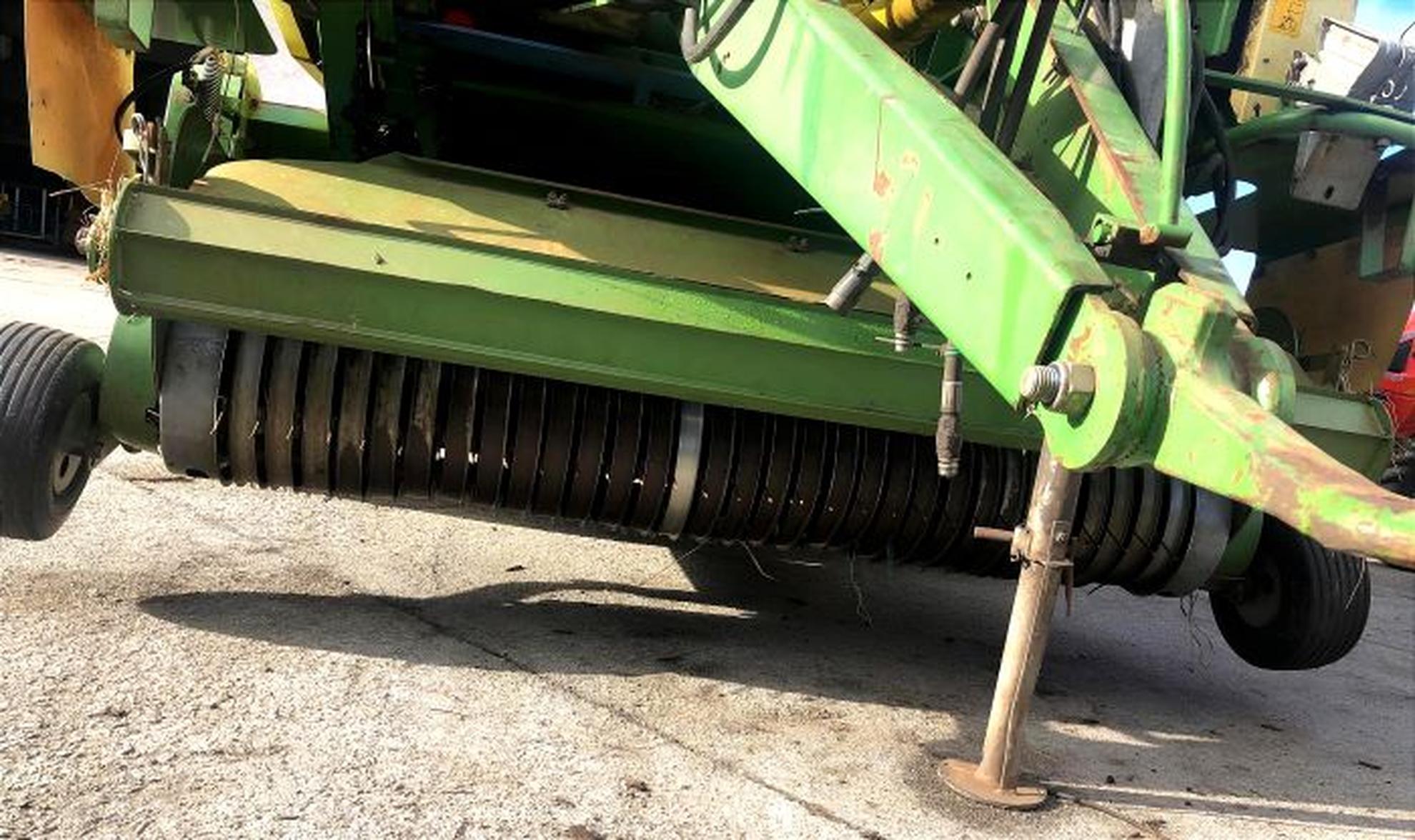 ROTOEMPACADORA KRONE VARIO PACK 1500 Slider Image