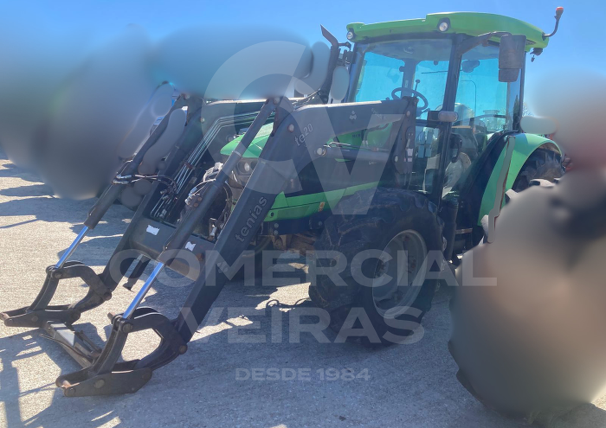 Deutz Fahr 5110 con pala Slider Image