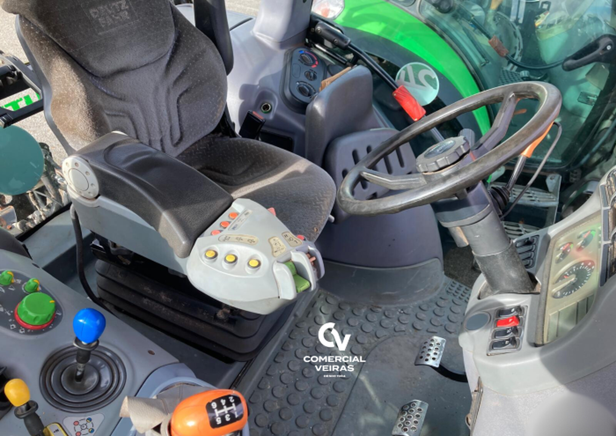 DEUTZ-FAHR AGROTRON M620 Slider Image