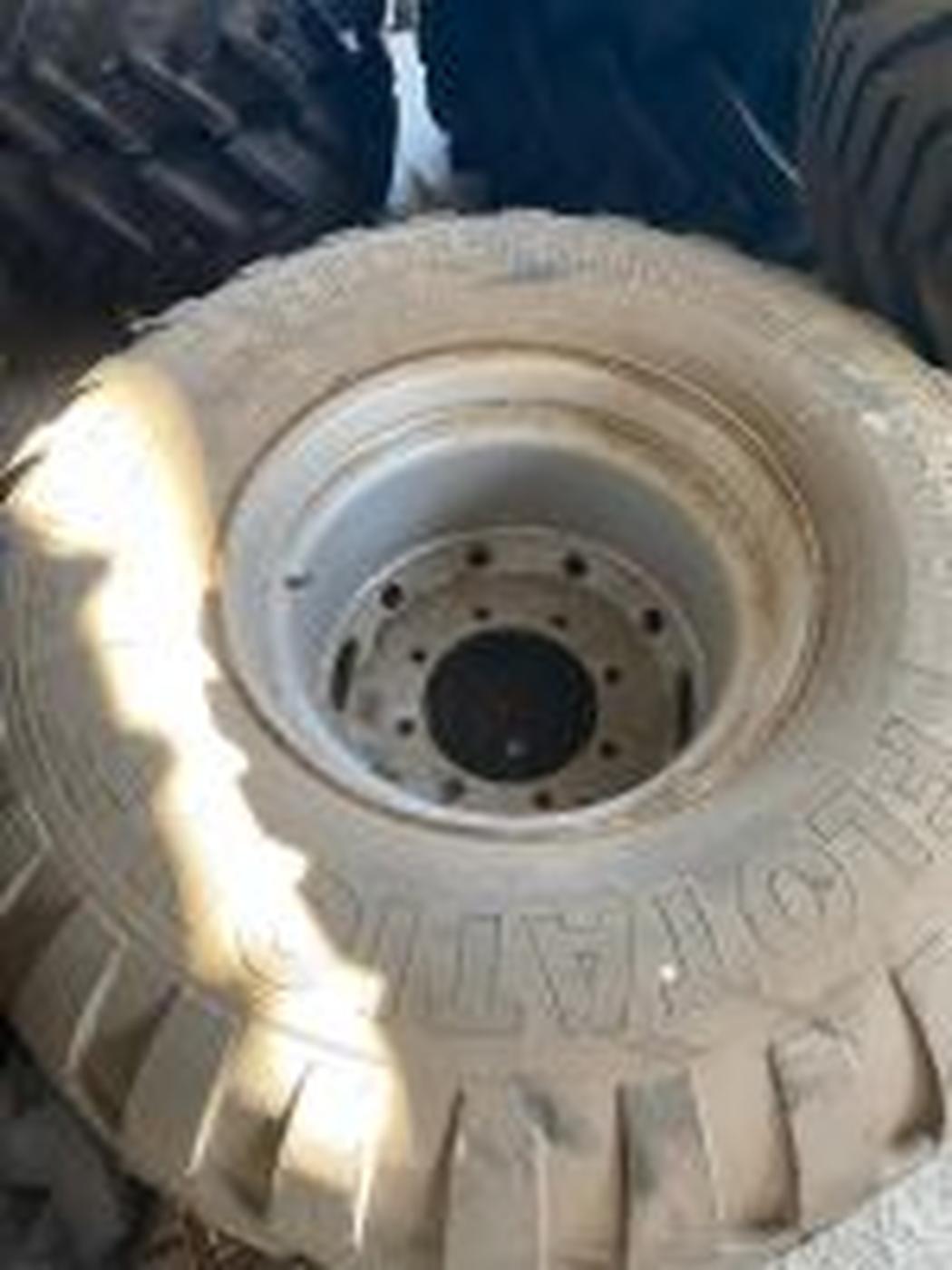Ruedas 550/60 - 22.5 y 700/45 - 22.5 VREDESTEIN