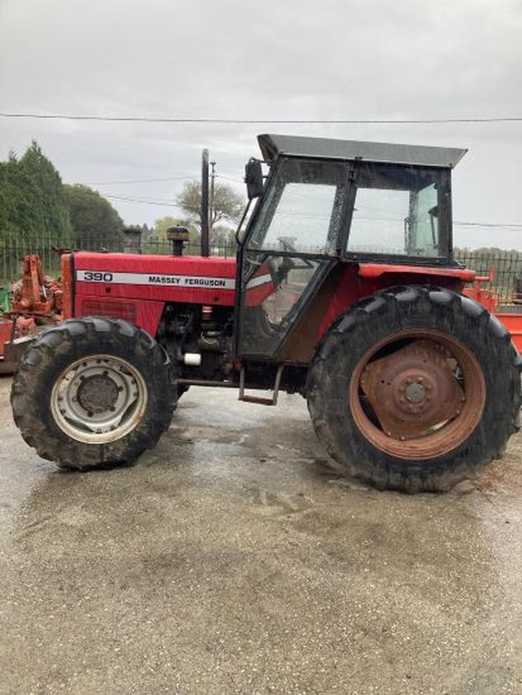 Massey Ferguson 390-E Slider Image