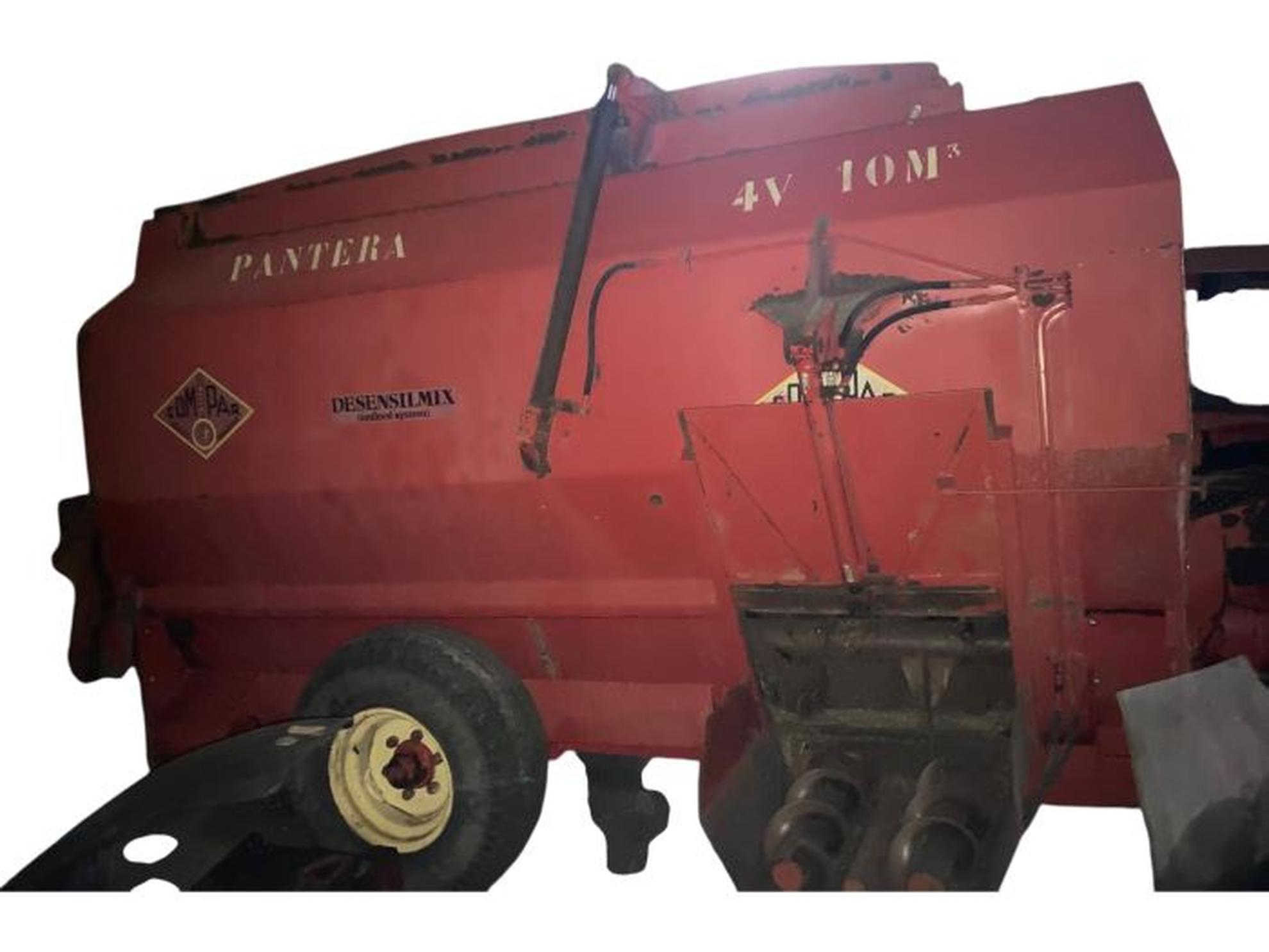 CARRO MEZCLADOR COMPAR PANTERA 4V 10M³ Slider Image