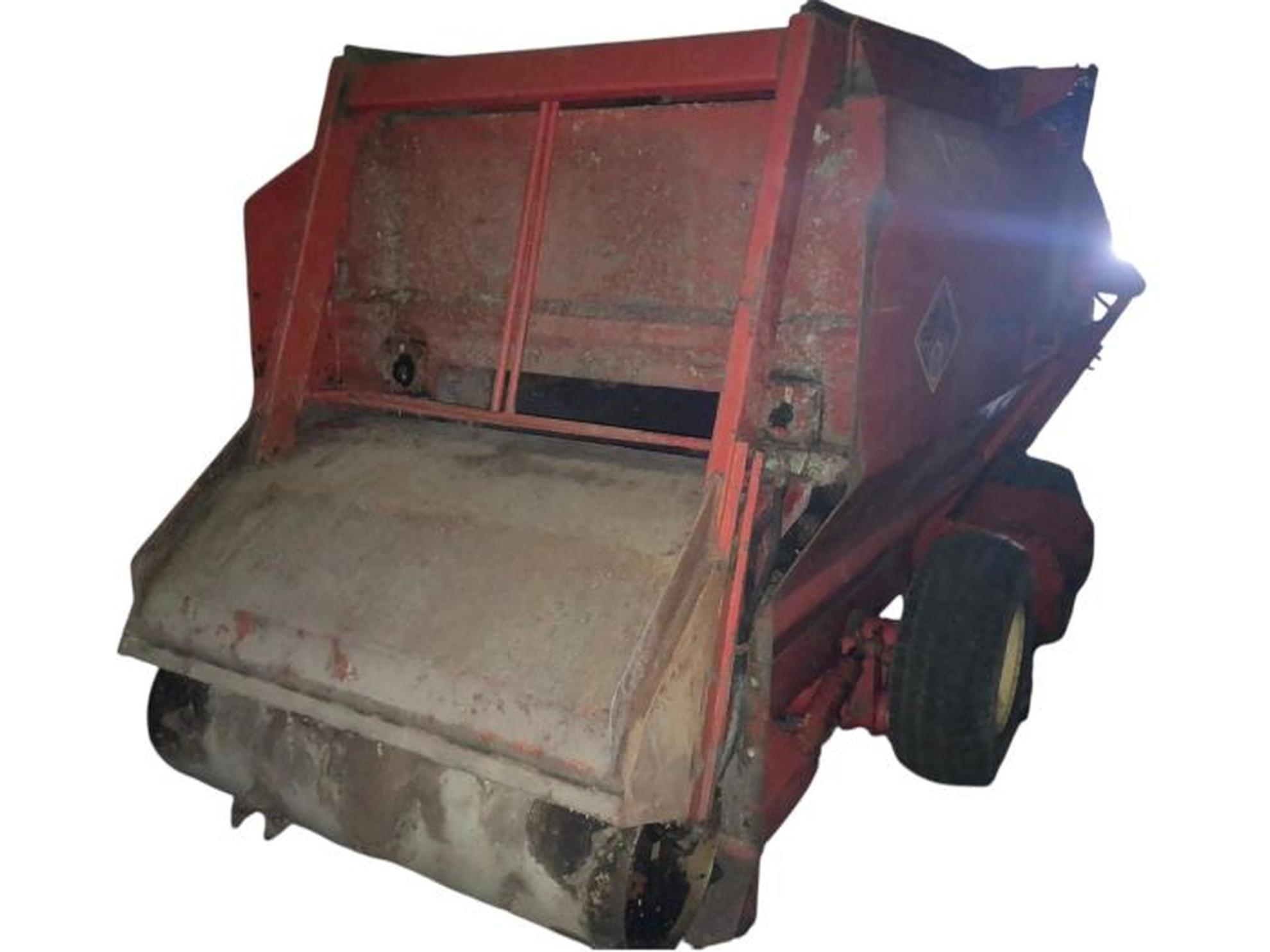 CARRO MEZCLADOR COMPAR PANTERA 4V 10M³ Slider Image