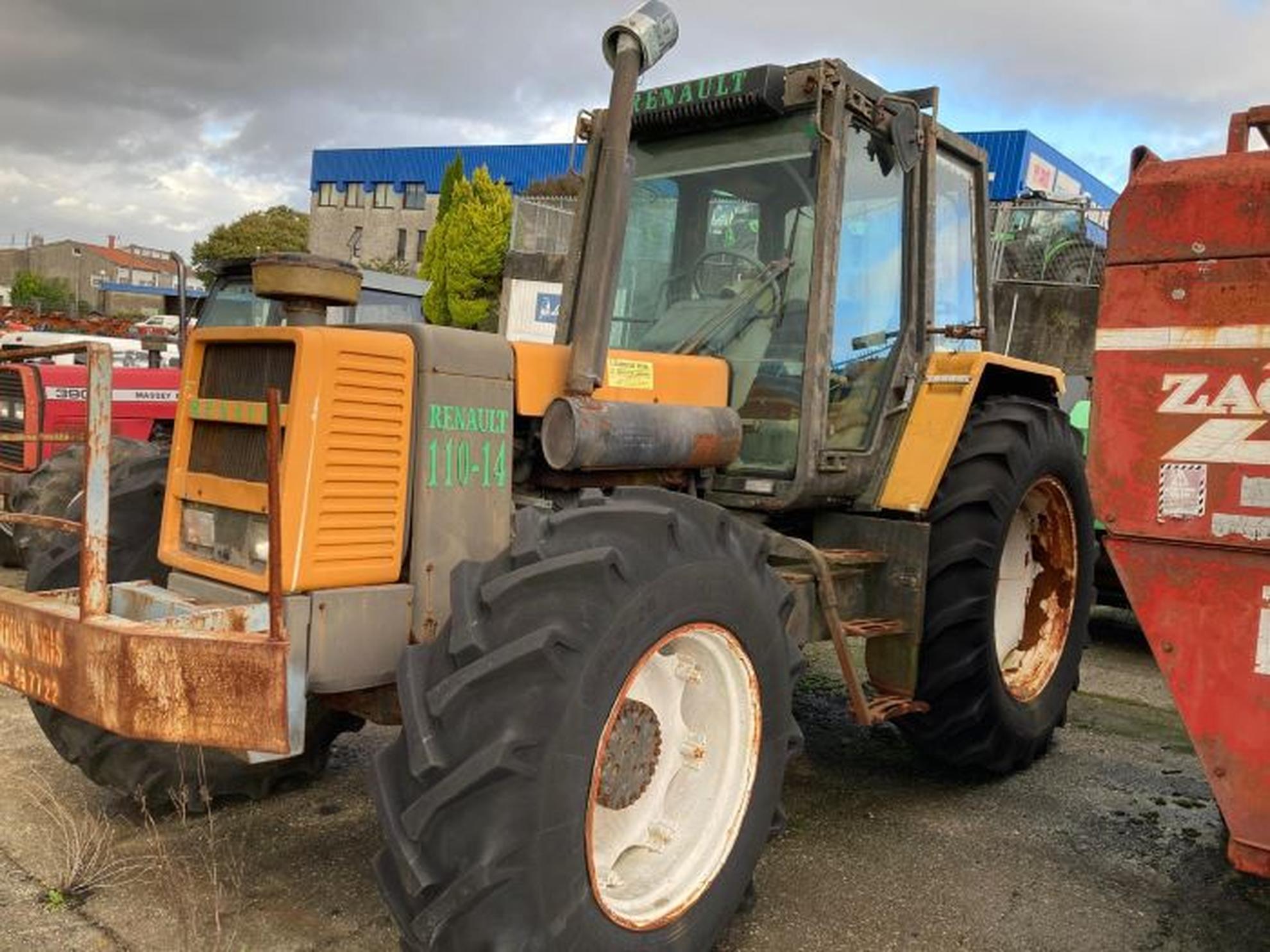 RENAULT 110-14 DT Slider Image