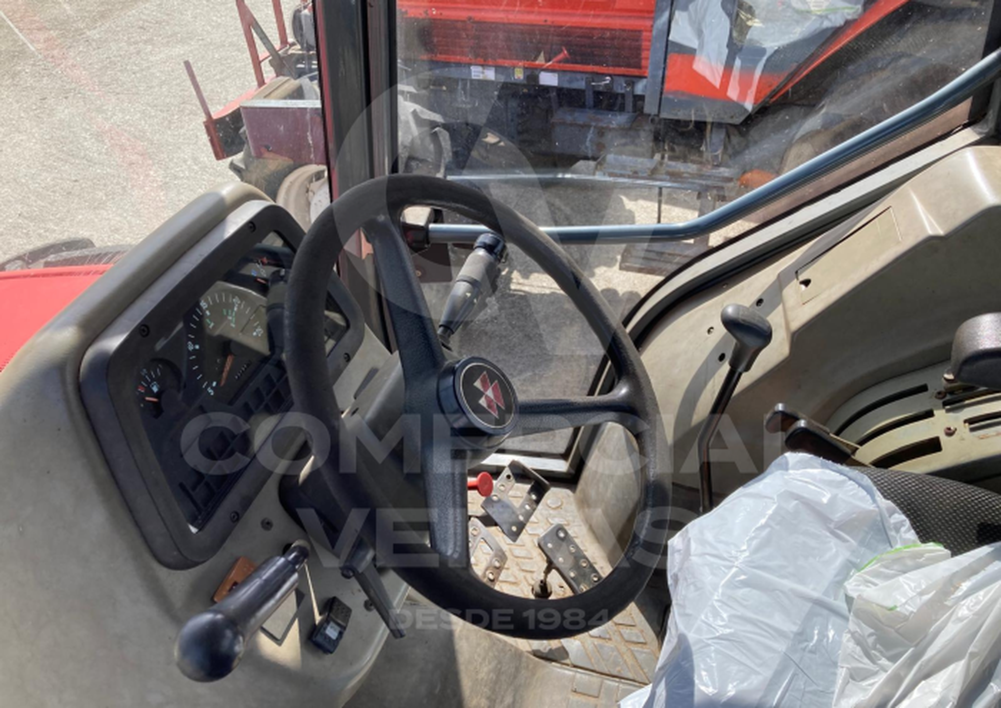MASSEY FERGUSON 4245.4 Slider Image